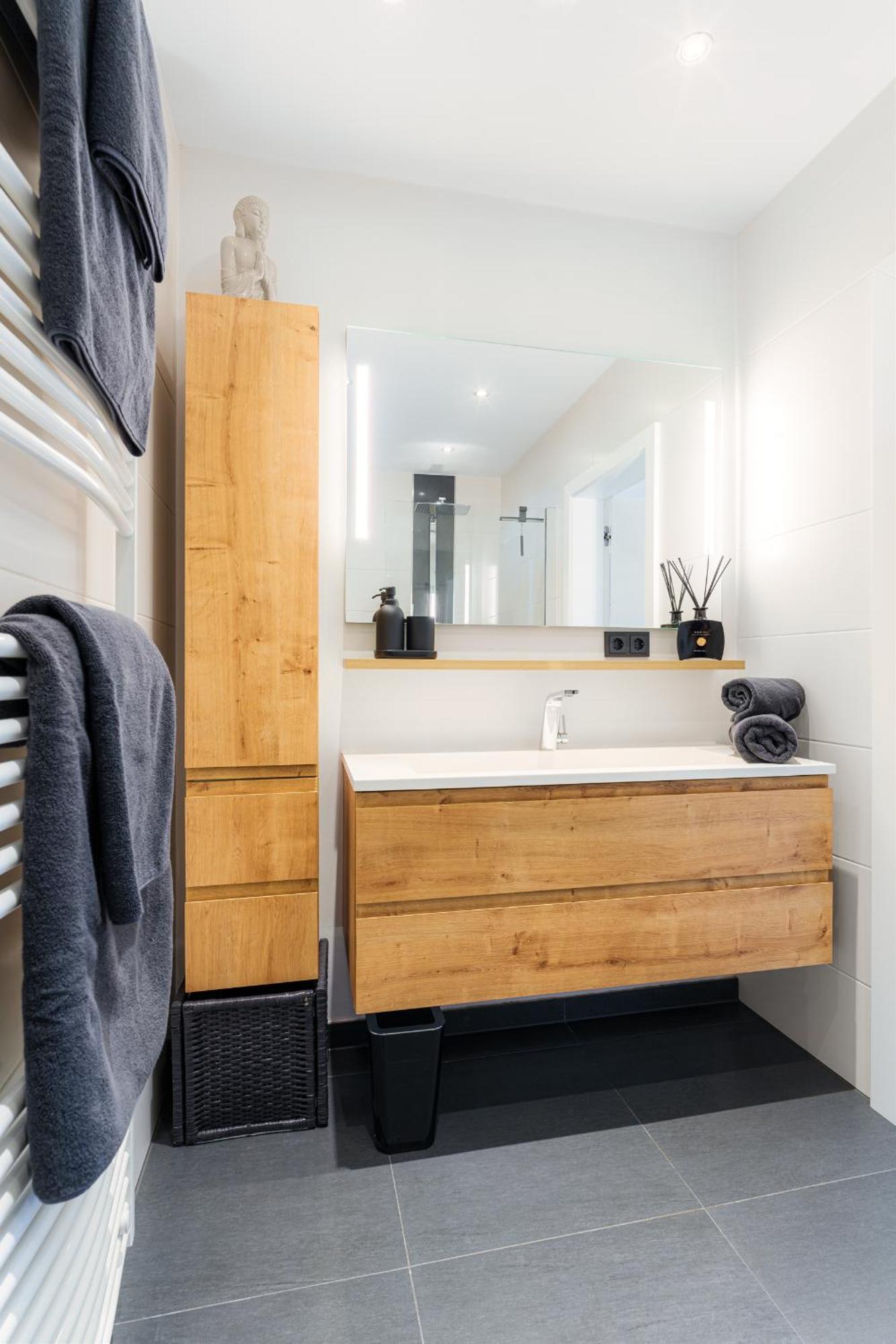 Platschberg Urban Hideaway - Stilvolles Ferienhaus Mit Pool An Der Weinstrasse Berghausen Zimmer foto